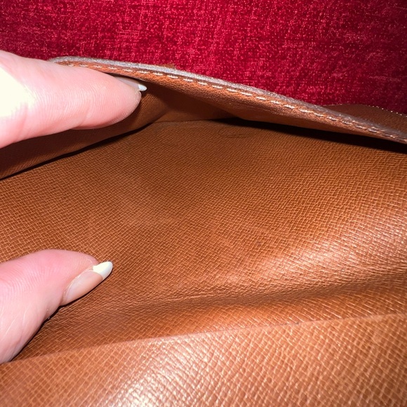 LOUIS VUITTON AUTHENTIC MONOGRAM BIFOLD WALLET WITH GOLD EDGEWARE. EUC. - Picture 4 of 8